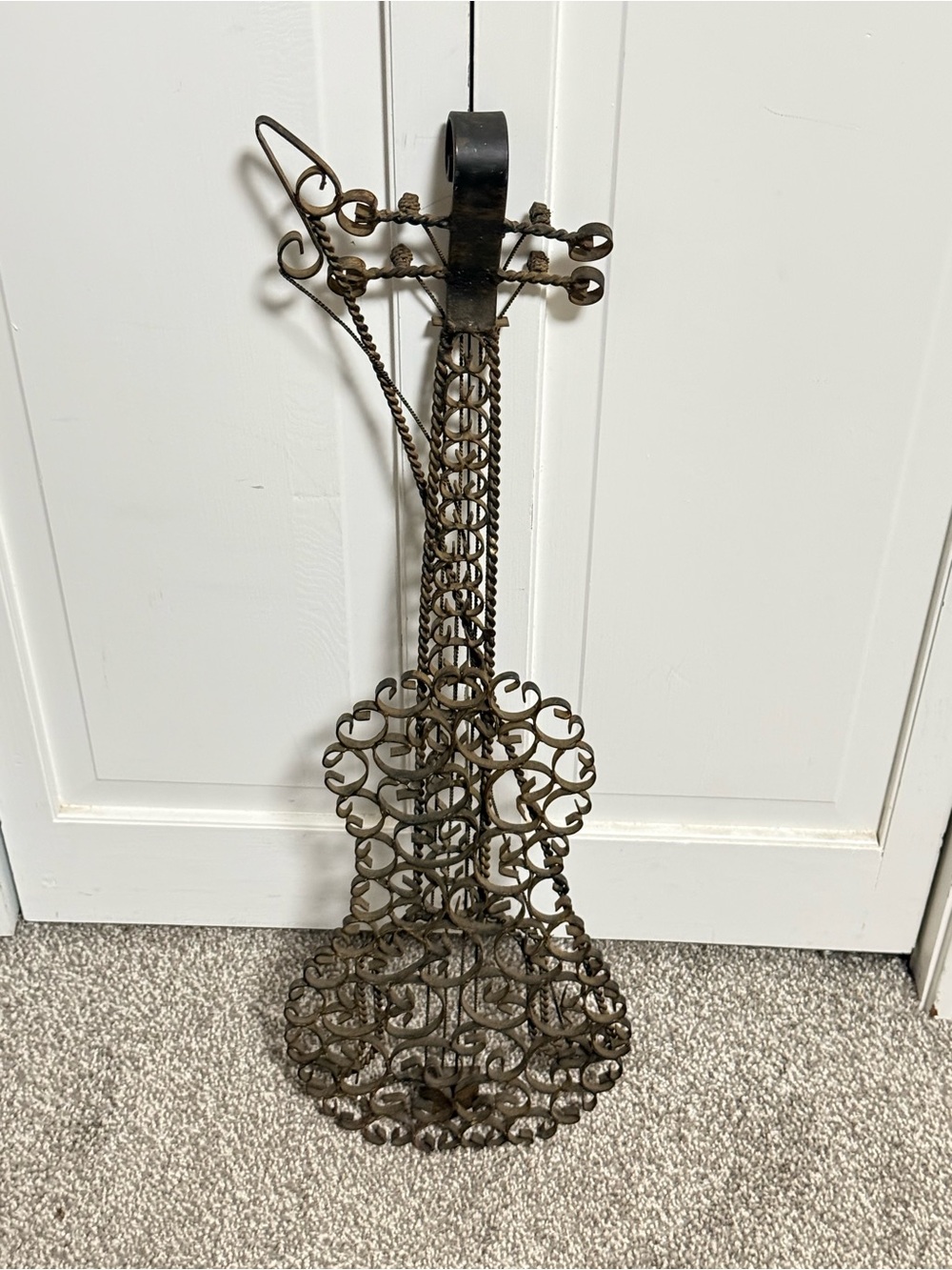 VINTAGE MID CENTURY MODERN WROUGHT IRON WALL GUITAR HOME DECOR